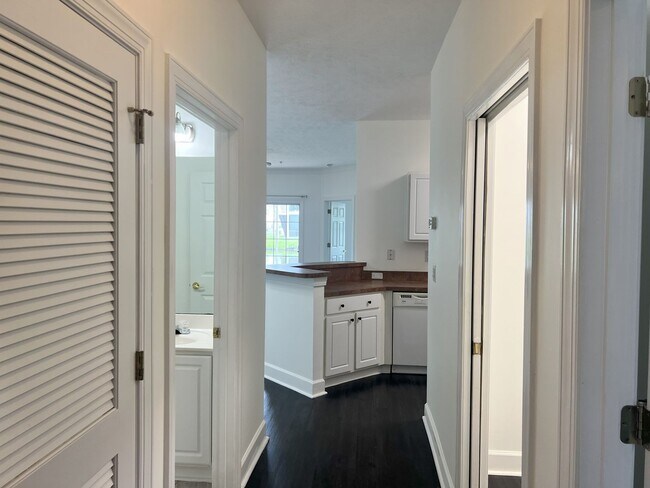 Building Photo - 3 BEDROOM, 1ST FLOOR CONDO IN CAROLINA FOR...