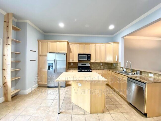 Building Photo - 1430 Pecos St