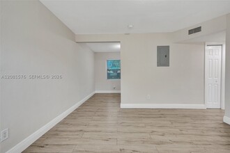 Building Photo - 429 NW 9th Ave