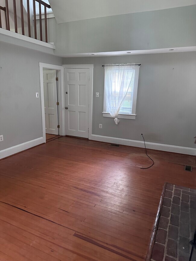 Sala de estar - 435 Barstow Rd