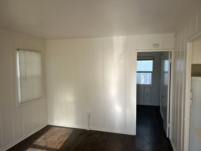 Building Photo - Muir (5118-20)