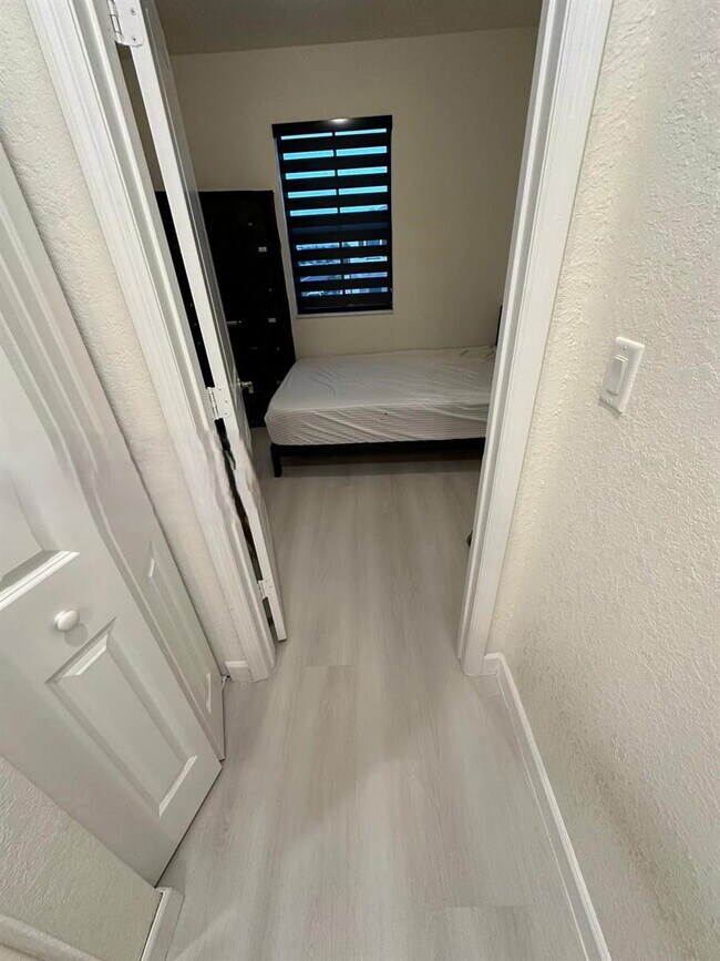 Foto del edificio - West 113th Street, Hialeah, FL 33018 - 3 BR 2.5 BA townhouse