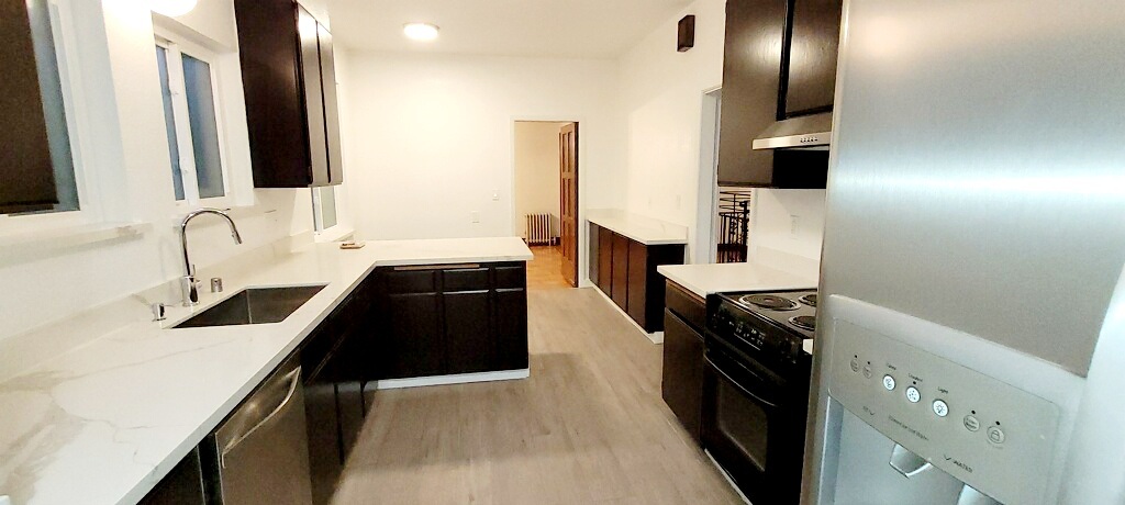 Primary Photo - 786 30th Ave