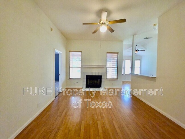 Foto del edificio - 110 Meadowside Dr