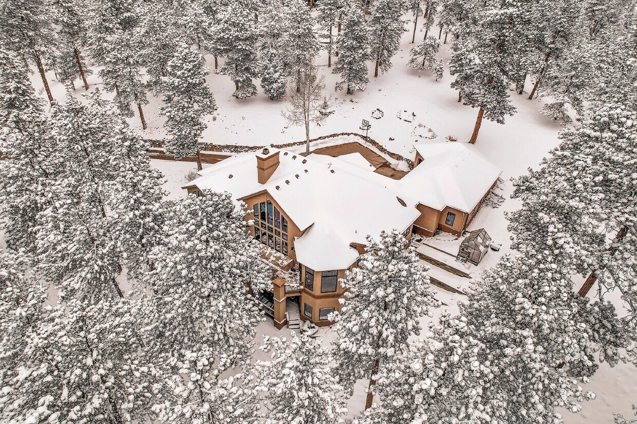 Primary Photo - Stunning Home in the Ridge!!