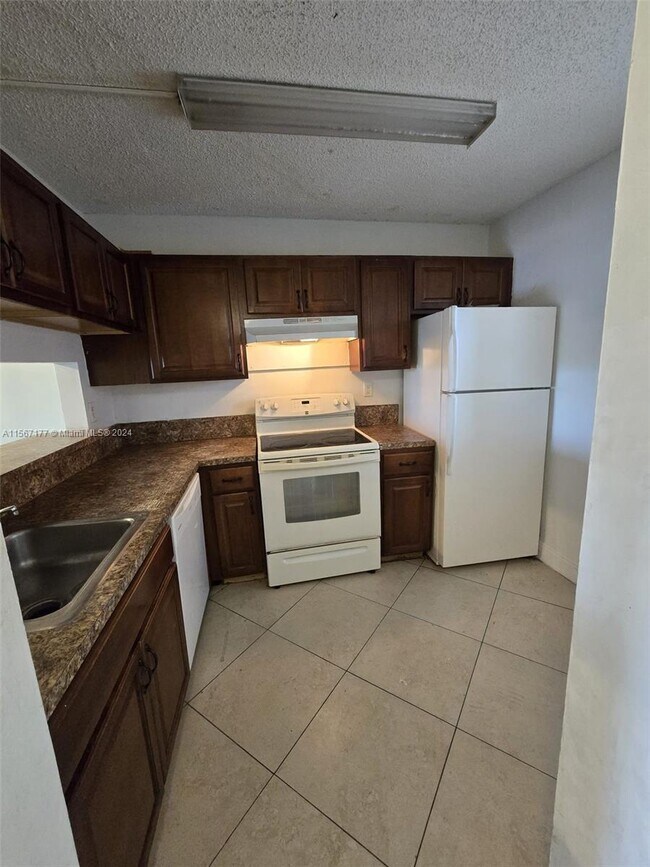 Foto del edificio - 3470 Foxcroft Rd