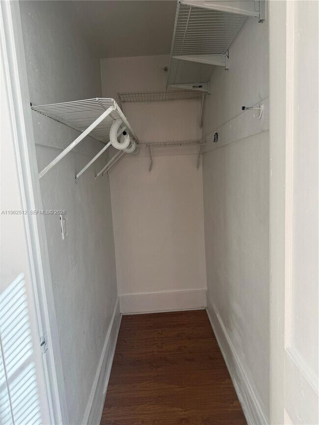 Foto del edificio - 2811 SW 4th St