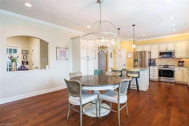 Foto del edificio - 160 Twisted Cypress Ln