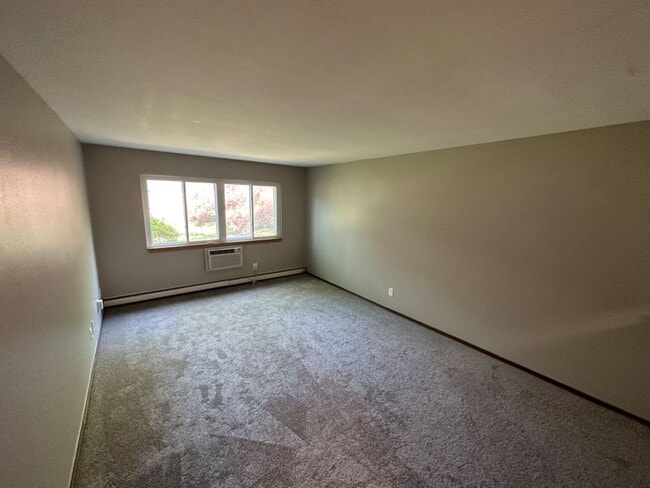 Building Photo - 5700 W Wahner Ave