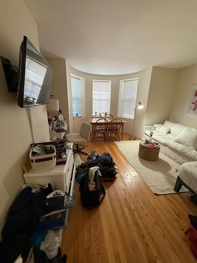 Building Photo - 20 Follen St