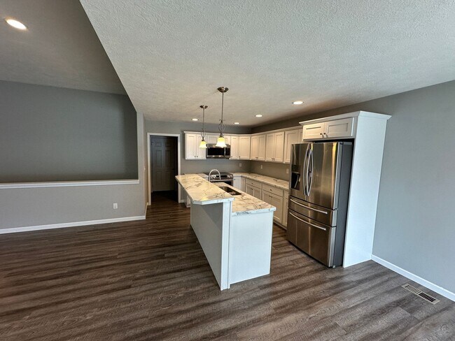Building Photo - $2500 - Beautiful 3 bed 2 bath home in Sou...
