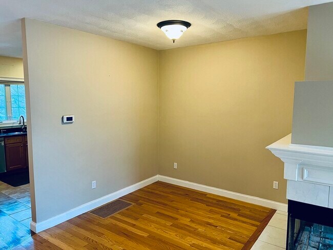 Foto del edificio - 9 Nirvana Dr