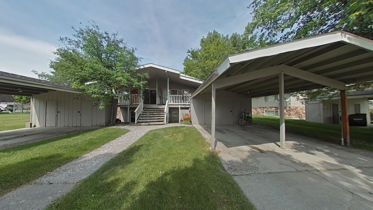 Primary Photo - Spacious and charming conveniently located...
