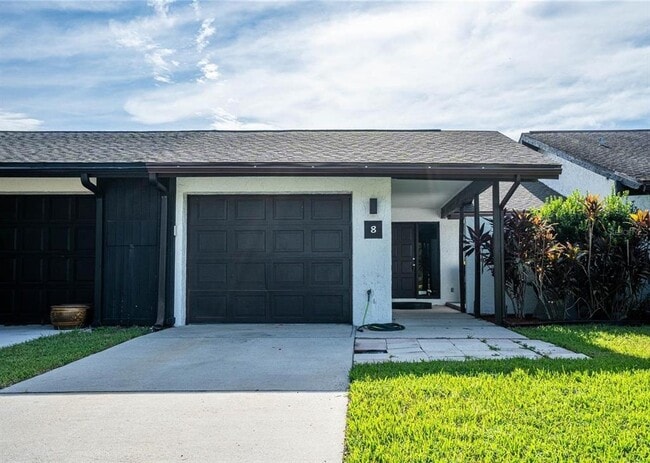 Building Photo - 8 Huntley Ct