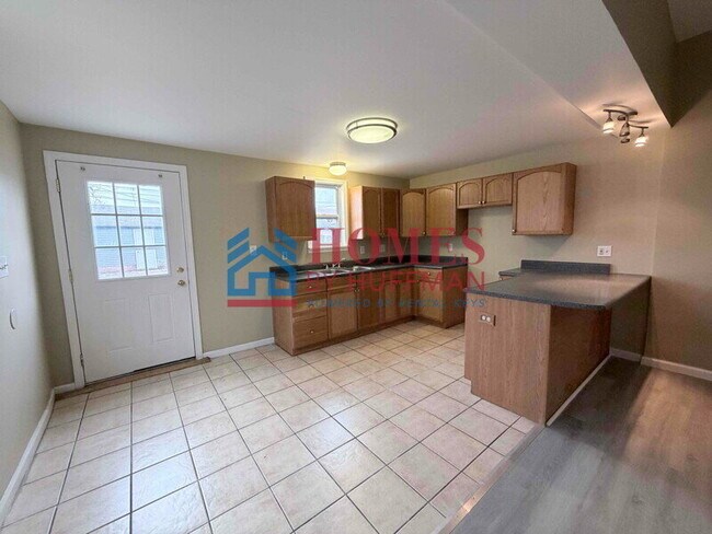 Foto del edificio - Three Bedroom House | Move-in Ready!