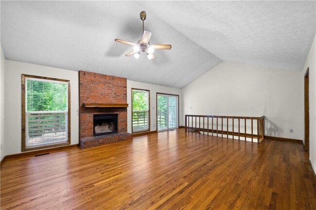 Building Photo - 5405 Iris Dr SW