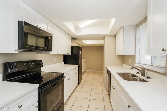 Building Photo - 19 Kingsman Cir