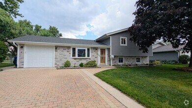 Building Photo - 219 Pochet Ln