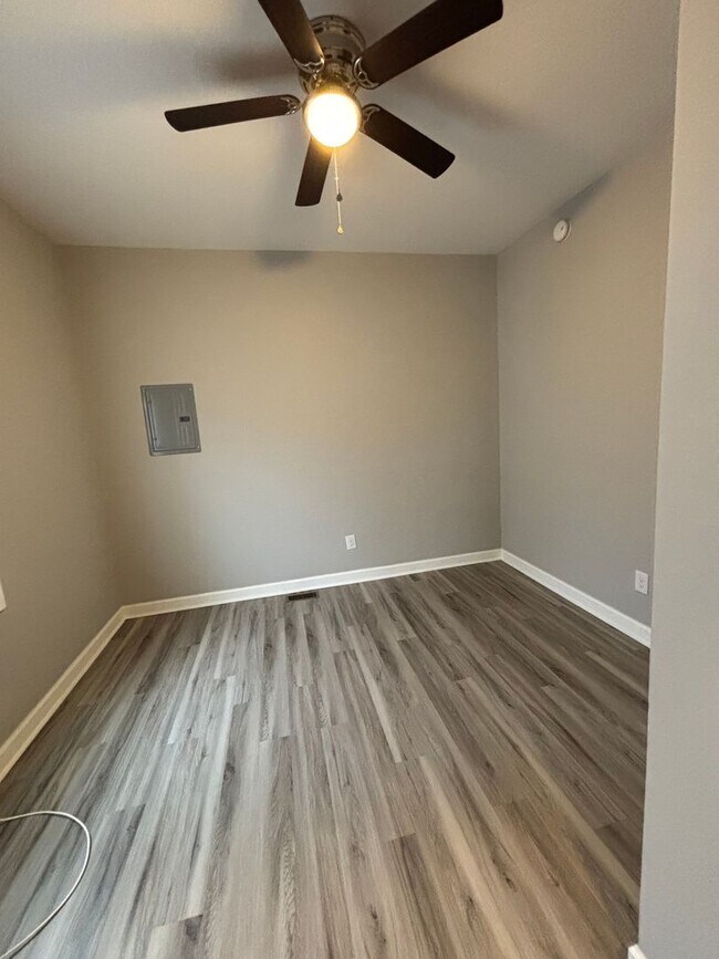 Building Photo - Two Bedroom in Harrodsburg