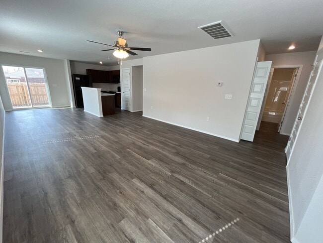 Foto del edificio - *Pre-leasing* Three Bedroom | Two Bath Hom...