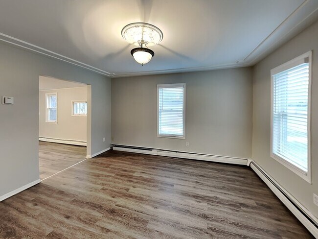 Building Photo - COMING SOON!! 2 Bedroom, 1 Bathroom house ...