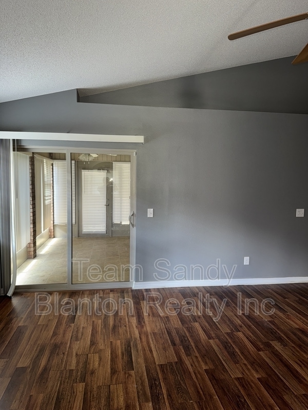 Building Photo - 686 Mozingo Ln