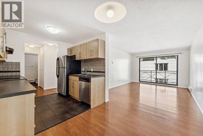 Photo du bâtiment - 777 W 7th Ave