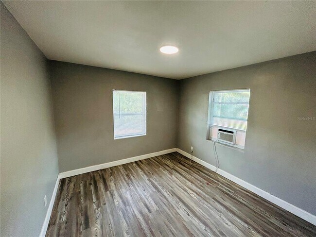 Foto del edificio - 1544 Ella St