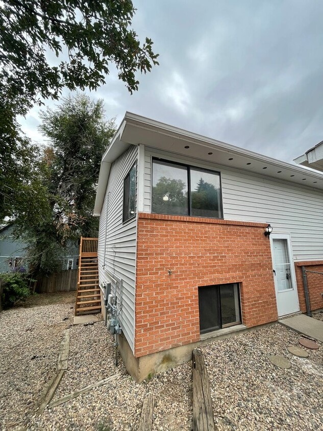 Primary Photo - 607-609 Parker St Duplex