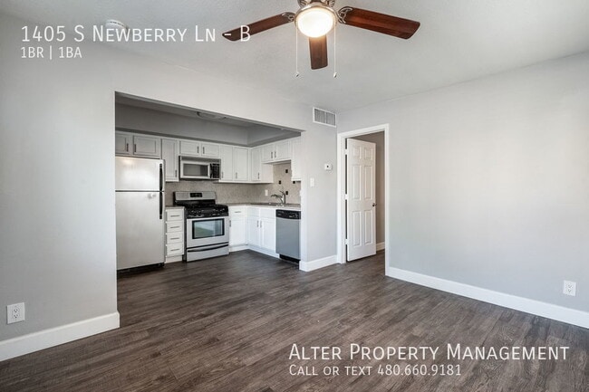 Building Photo - 1405 S Newberry Ln