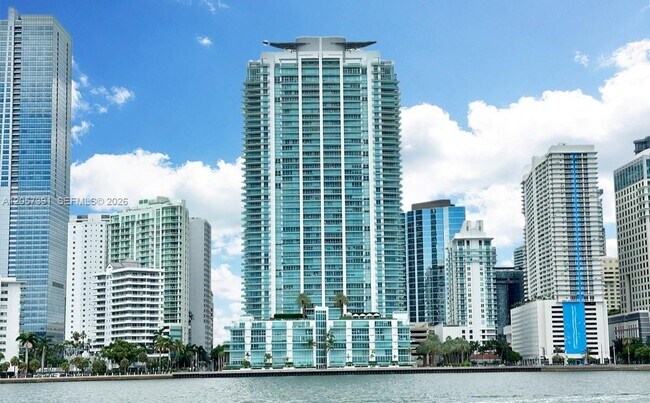 Foto del edificio - 1331 Brickell Bay Dr