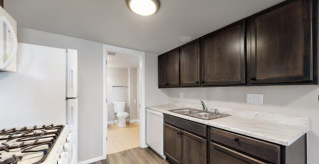 Foto del edificio - Brand NEW everything! Stunning 2 bedroom h...