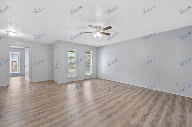 Foto del edificio - **Section 8 Accepted** Adorable 2/1.5 Dupl...