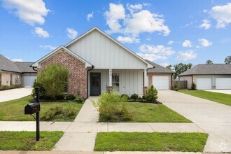 Building Photo - 815 Long Leaf Cir