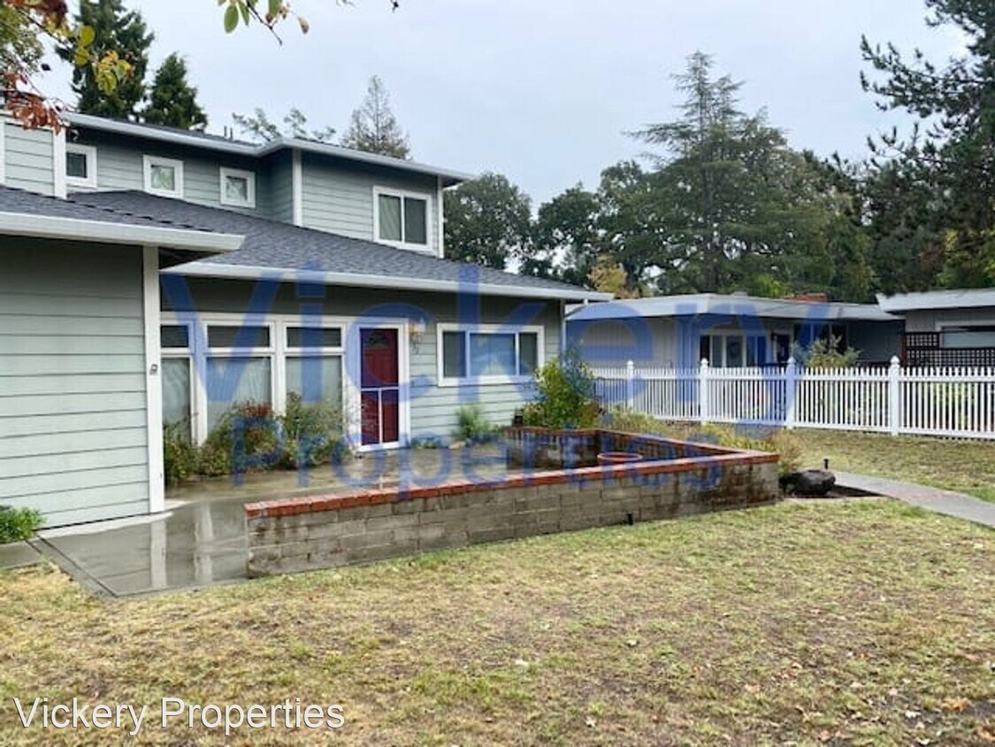 Building Photo - 4 br, 3 bath House - 32 Willow Avenue