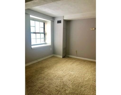 Building Photo - 1 bedroom in Lowell MA 01852
