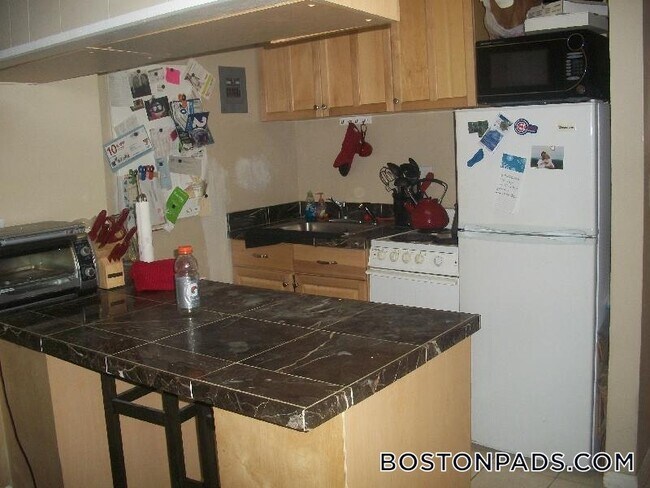 Foto del edificio - 879 Beacon St