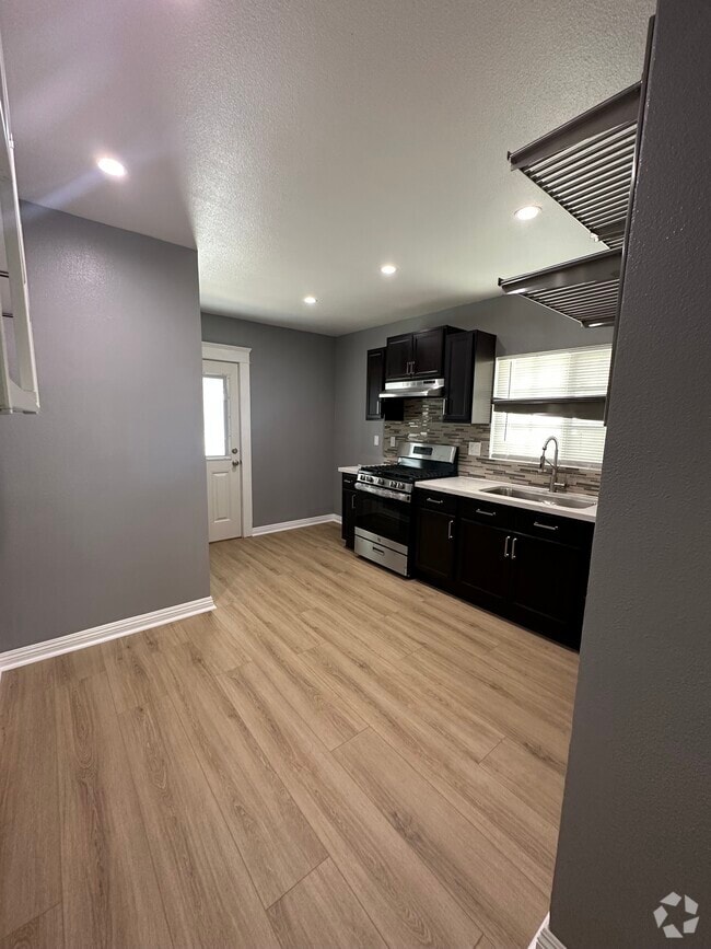Kitchen - 1535 Freeman Ave