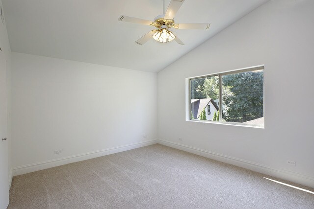 Building Photo - 2427 Birchwood Ln