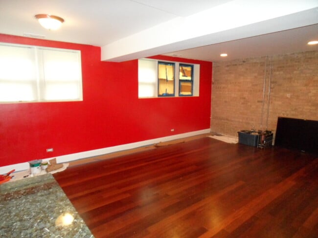 Building Photo - 1358 W Estes Ave