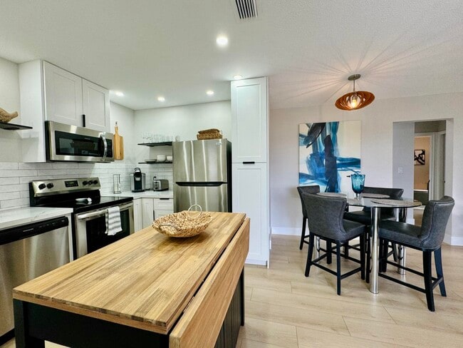 Foto del edificio - 3201 NE 29th St