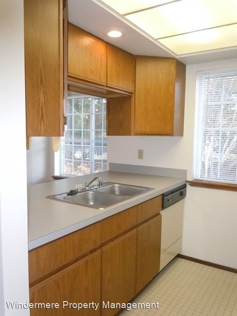 Foto del edificio - 1112 E Maryland St