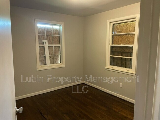 Foto del edificio - 284 Ingle Ave