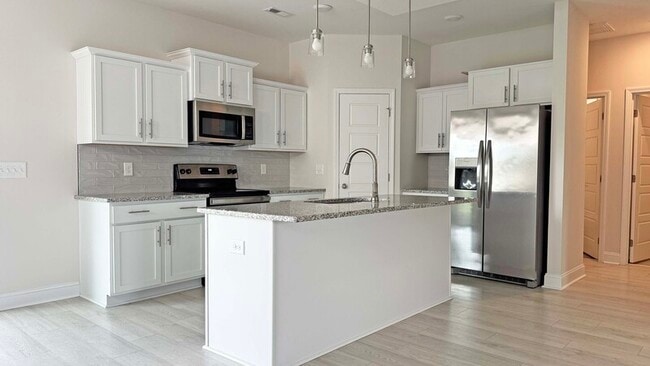 Building Photo - 2640 Rafiki Dr
