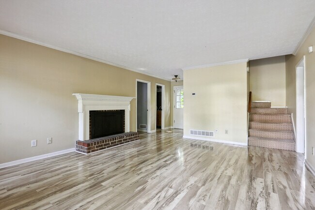 Building Photo - 171 Forest Ln NW