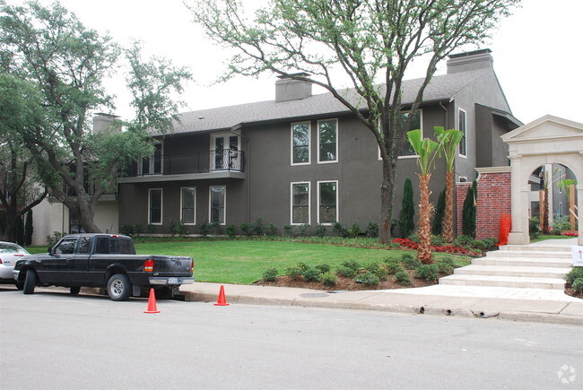 Building Photo - Newport Apartments