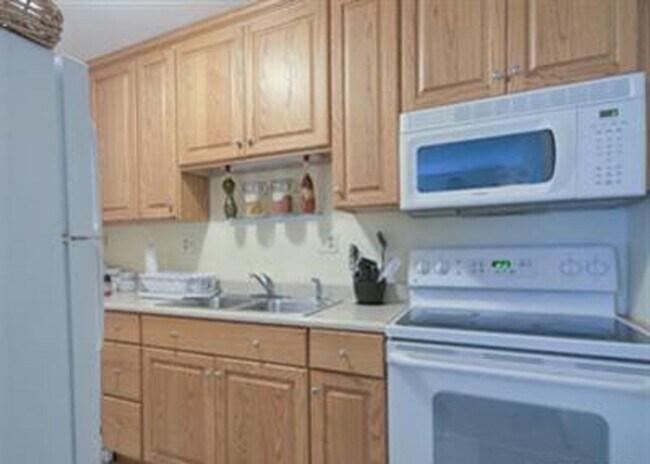 Foto del edificio - Updated Apartment Near Downtown – Prime Lo...