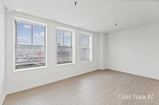 Foto del edificio - 235 Ward Pkwy