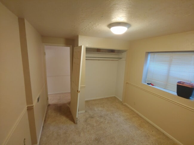 Other bedroom without stuff - 793 E Gables St