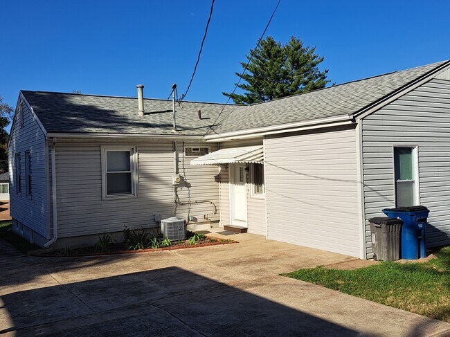 Foto del edificio - 9408 Cloverhurst Dr